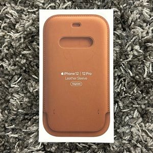 New APPLE iPhone 12 PRO Leather Sleeve in Saddle Brown